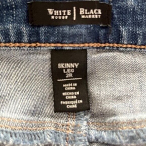 White House Black Market Metallic Thread Destructed Skinny Leg Size 2 - Picture 6 of 6